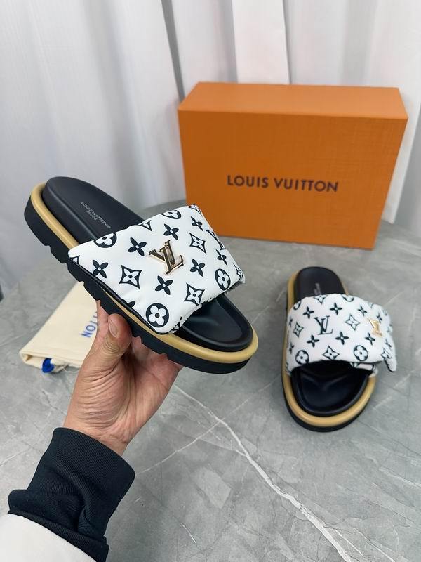 LV Men's Slippers 400